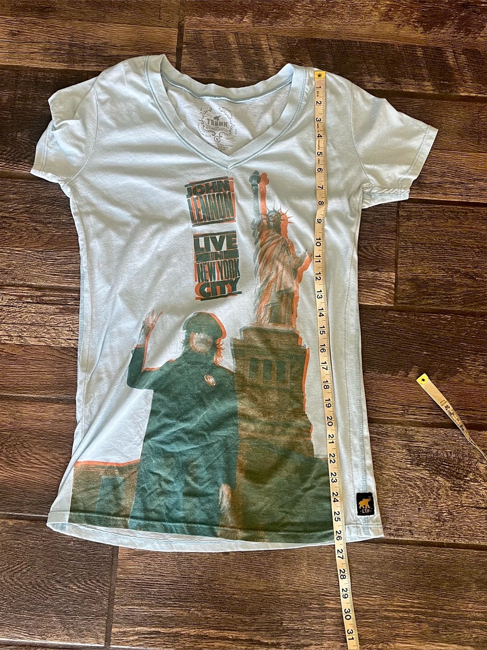 Trunk LTD John Lennon “V” neck t-shirt Live New York City Statue of Liberty M - Picture 6 of 7
